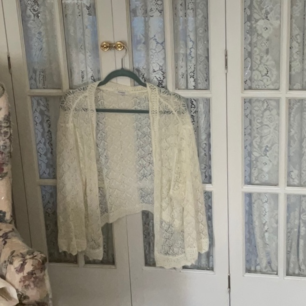 CREAM - COLORED CROPPED CROCHETED SHAWL-LIKE JACKET SIZE- 22/24